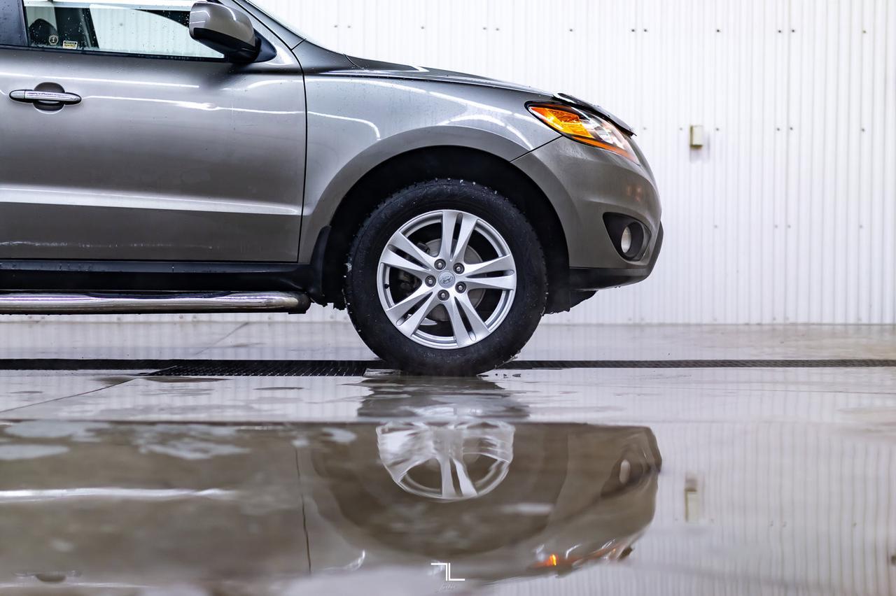 2011 Hyundai Santa Fe AWD Limited Leather Roof Red Deer AB