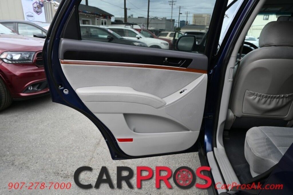 2011 Hyundai Veracruz GLS - 3.8L V6 - AWD - Automatic - 3rd Row - Power Windows & Locks - Aftermarket Radio - Alloy Wheels Anchorage AK
