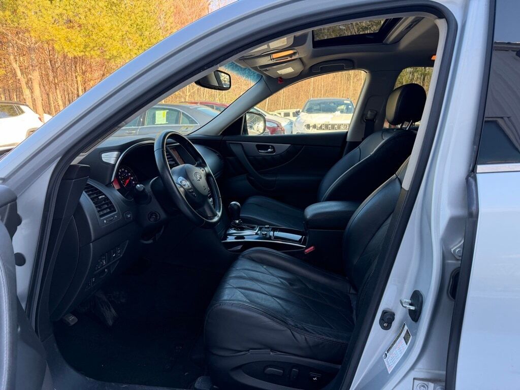 2011 INFINITI FX35 Base Orange MA