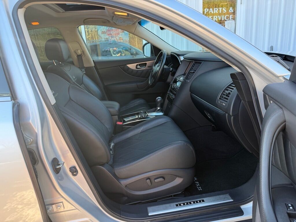 2011 INFINITI FX35 Base Orange MA