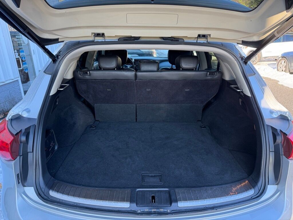 2011 INFINITI FX35 Base Orange MA