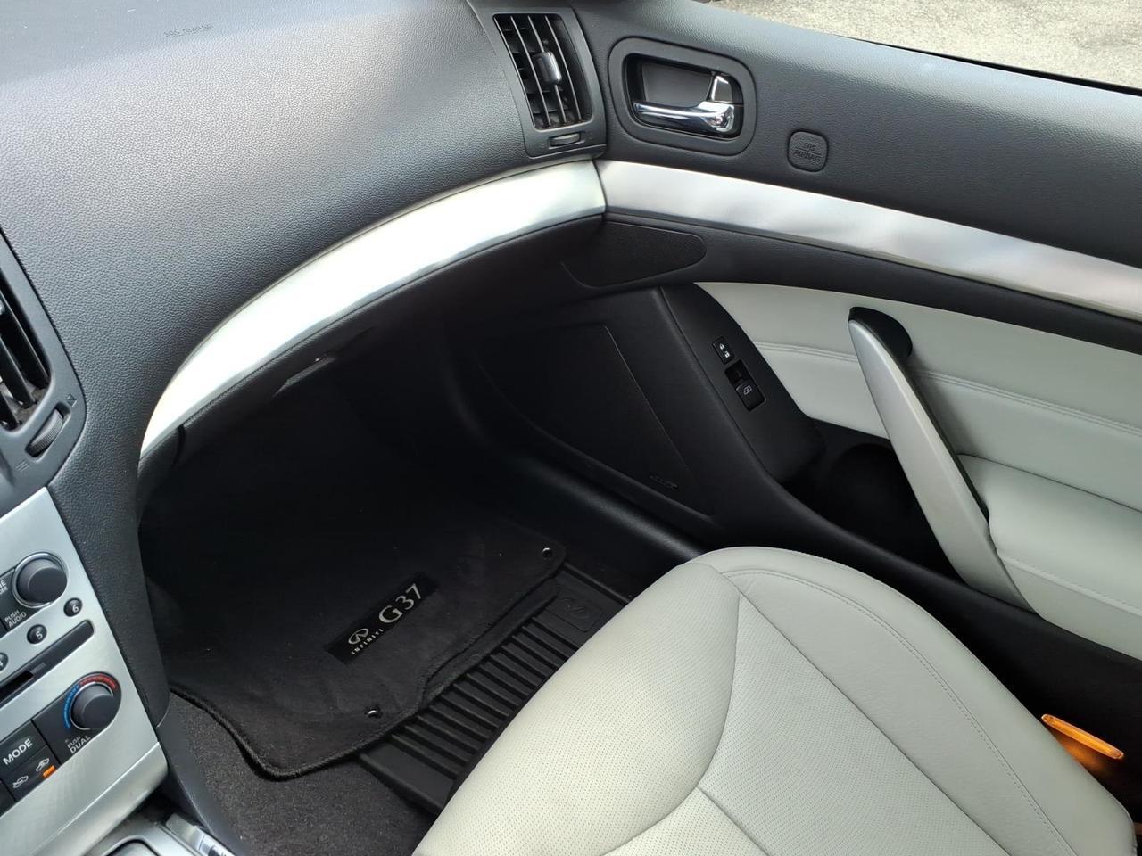2011 INFINITI G37 Convertible Base Roanoke VA