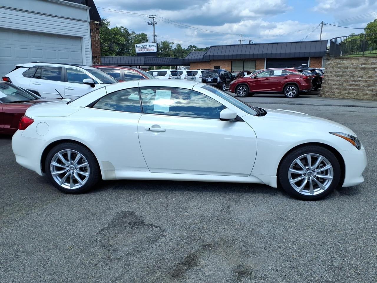 2011 INFINITI G37 Convertible Base