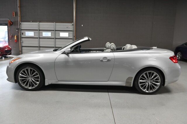 2011 INFINITI G37 Sport 2dr Convertible