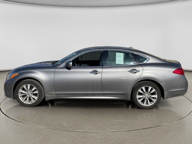 2011 INFINITI M37