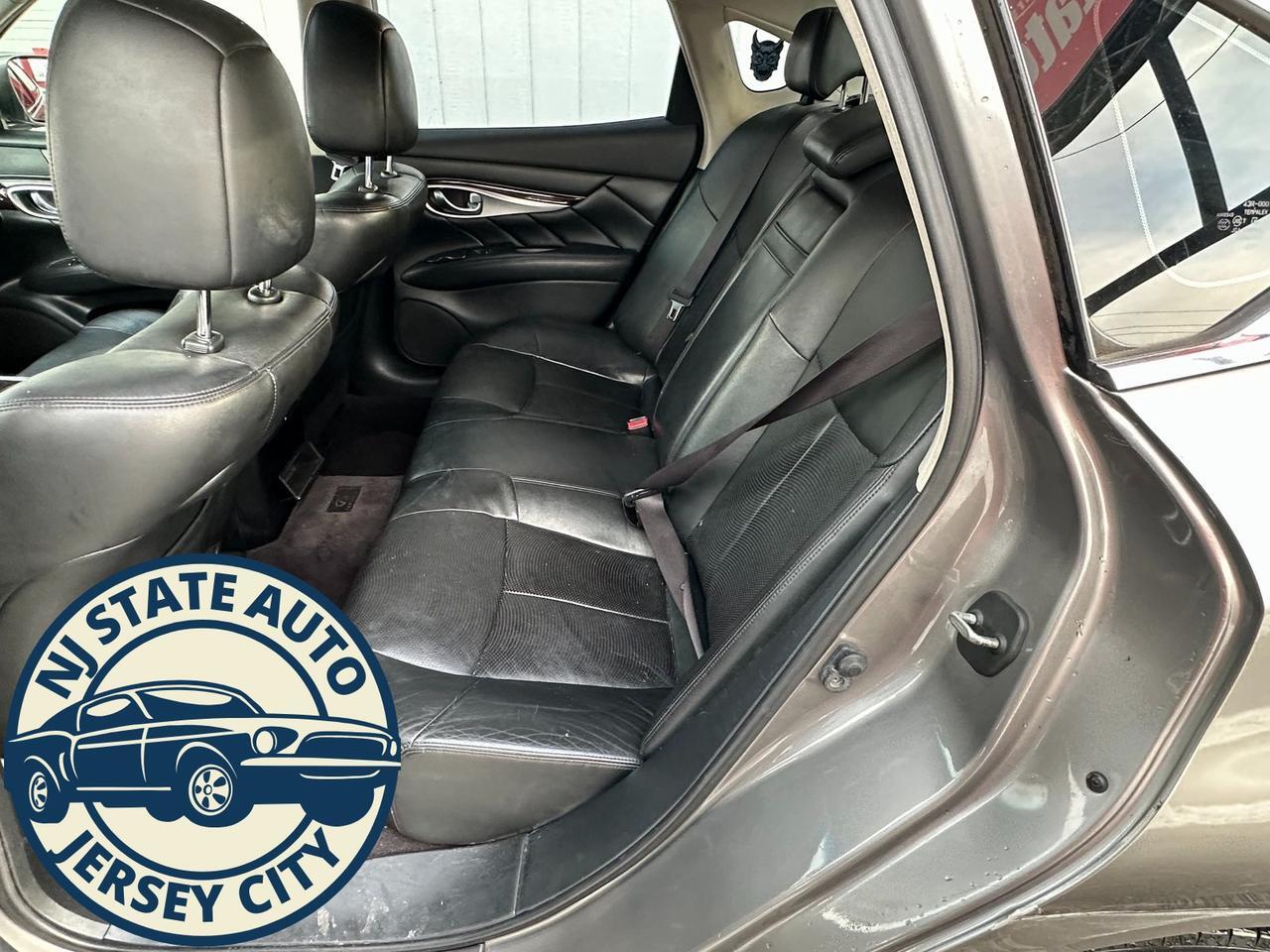 2011 INFINITI M37 X