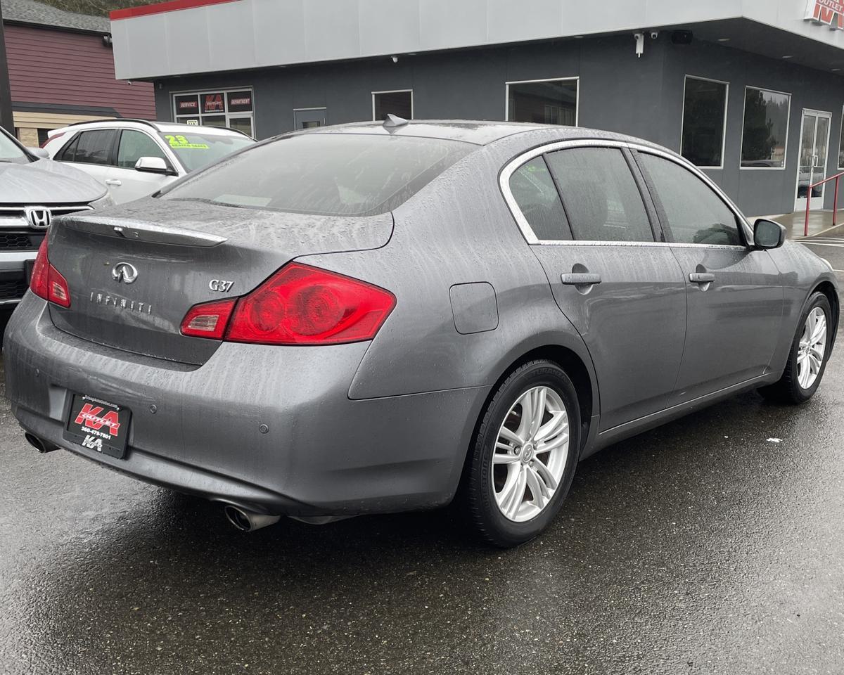 2011 Infiniti G G37 Journey Sedan 4D