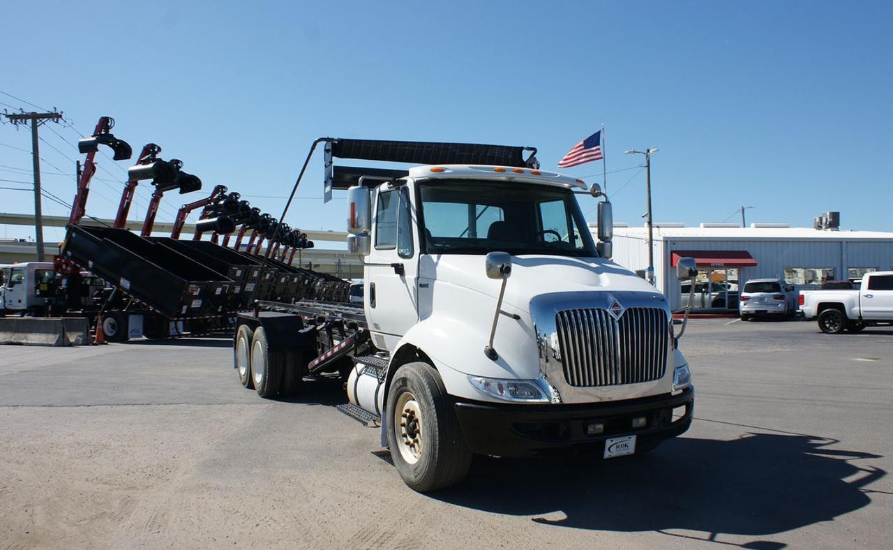 2011 International 8600 60,000 lb. Galbreath Roll-off Truck Tampa FL