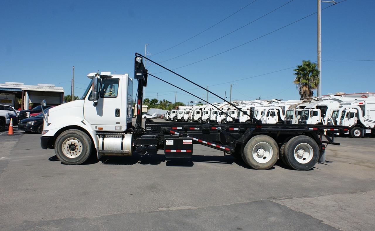 2011 International 8600 60,000 lb. Galbreath Roll-off Truck Tampa FL