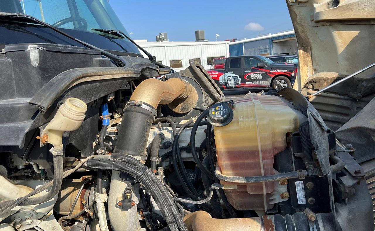 2011 International 8600 60,000 lb. Galbreath Roll-off Truck Tampa FL