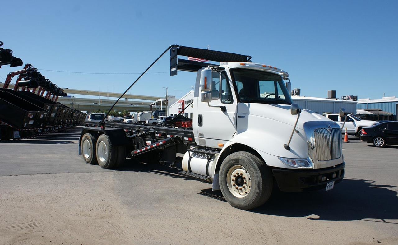 2011 International 8600 SBA 60,000 lb. Galbreath Roll-off Truck