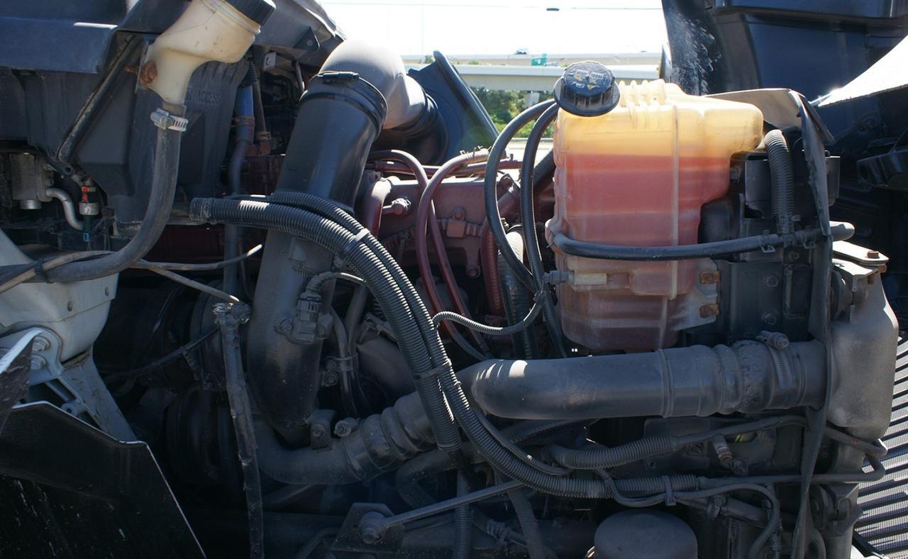 2011 International 8600 SBA 60,000 lb. Galbreath Roll-off Truck Tampa FL