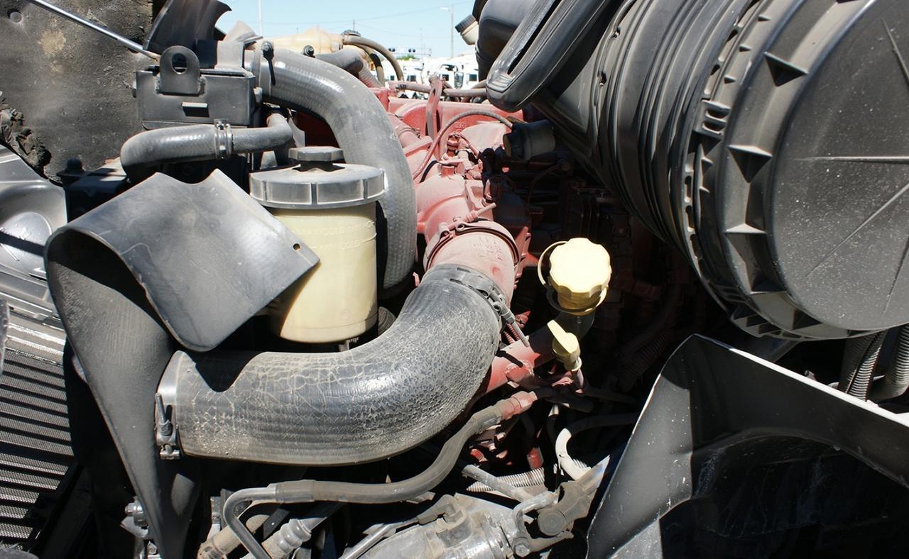 2011 International 8600 SBA 60,000 lb. Galbreath Roll-off Truck Tampa FL