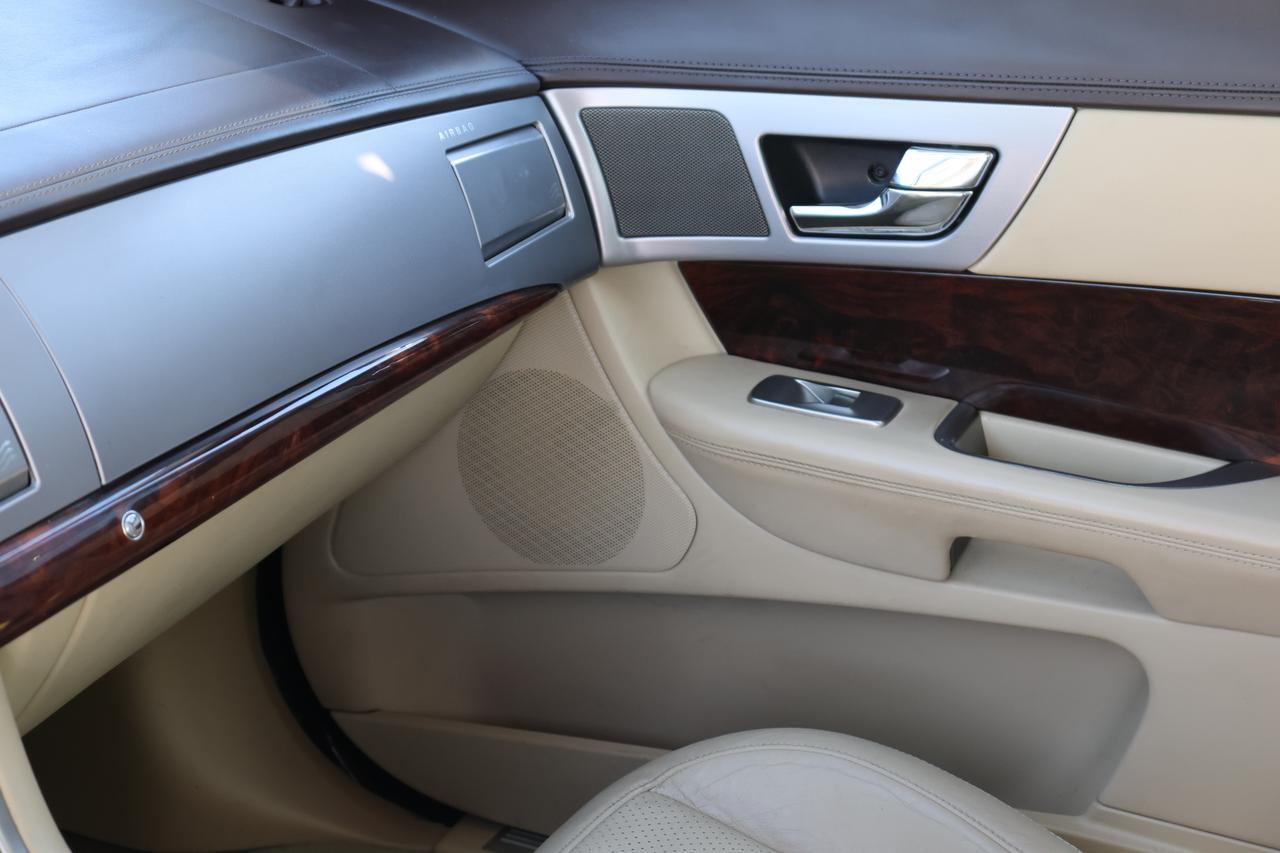 2011 JAGUAR XF PREMIUM Houston TX