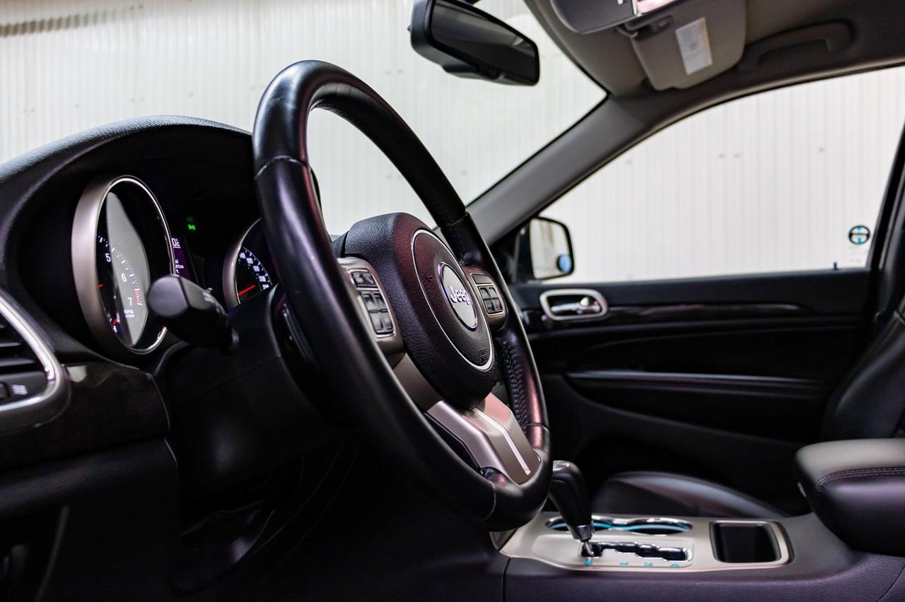 2011 Jeep Grand Cherokee AWD Laredo Leather Nav BCam Red Deer AB