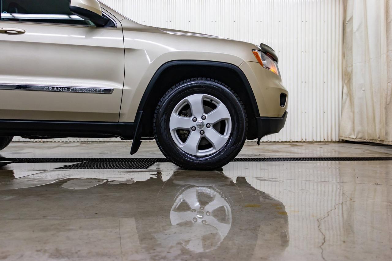 2011 Jeep Grand Cherokee AWD Laredo Leather Nav BCam Red Deer AB