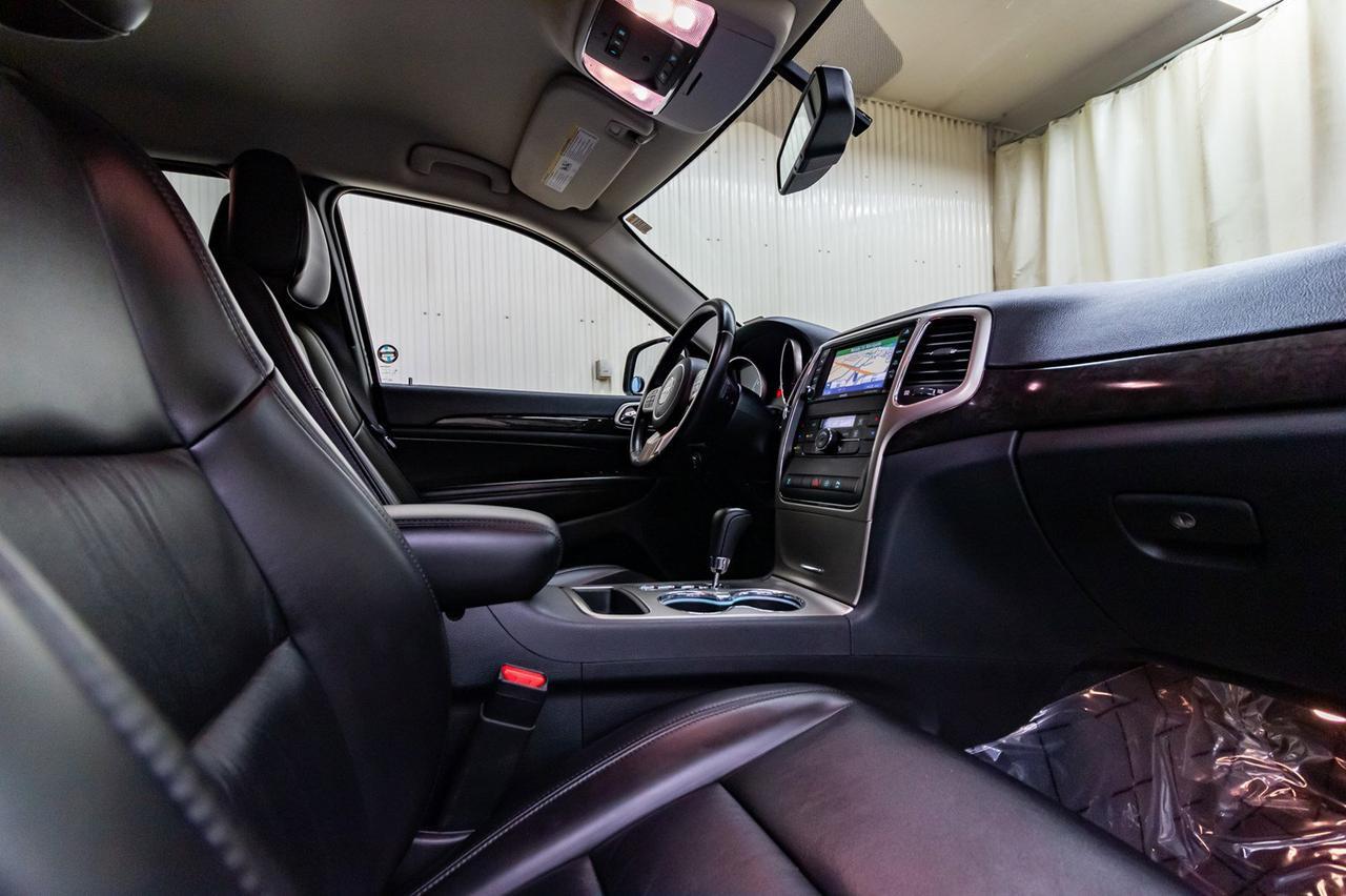 2011 Jeep Grand Cherokee AWD Laredo Leather Nav BCam Red Deer AB