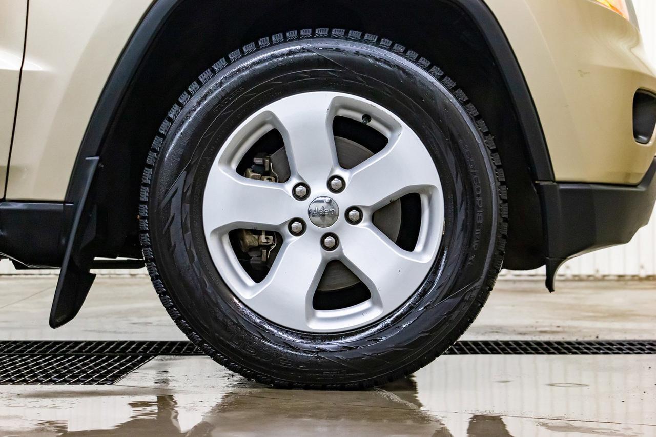 2011 Jeep Grand Cherokee AWD Laredo Leather Nav BCam Red Deer AB