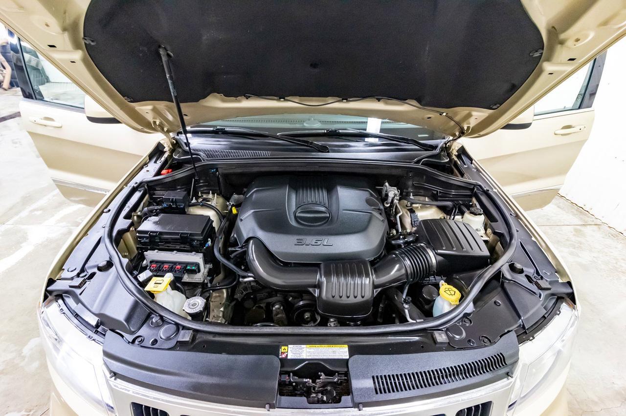 2011 Jeep Grand Cherokee AWD Laredo Leather Nav BCam Red Deer AB