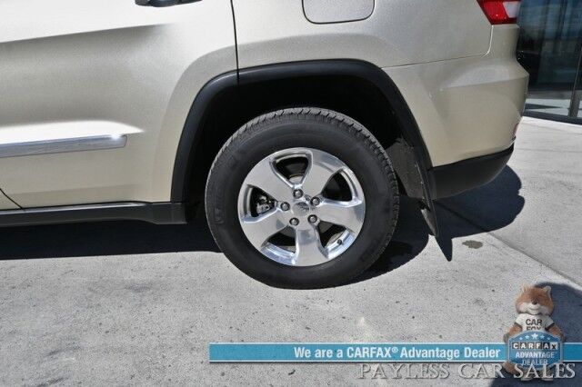2011 Jeep Grand Cherokee Overland / 4X4 / 5.7 V8 / AutoStart / Heated & Cooled Leather Seats / Heated Steering Wheel / Navigation / Sunroof / Lane Departure & Blind Spot / Adaptive Cruise / Back Up Camera / Power Liftgate / Tow Pkg Anchorage AK