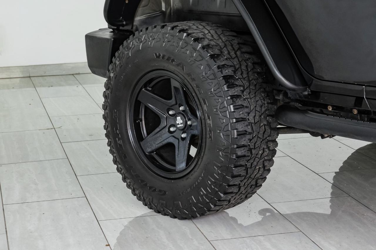 2011 Jeep Wrangler UNLIMITED SPORT 4WD AUTOMATIC HARD TOP CONVERTIBLE RUNNING BOARDS TOWING HITCH Carrollton TX