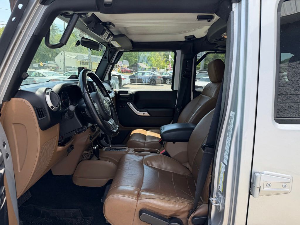 2011 Jeep Wrangler Unlimited Sahara Orange MA