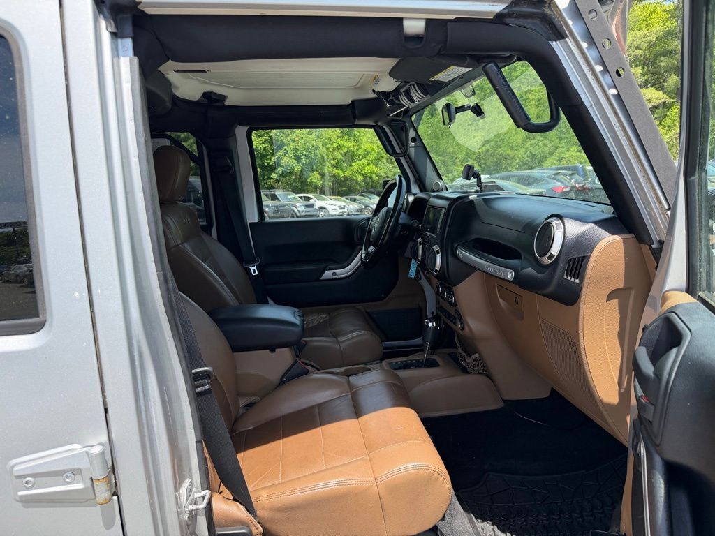 2011 Jeep Wrangler Unlimited Sahara Orange MA