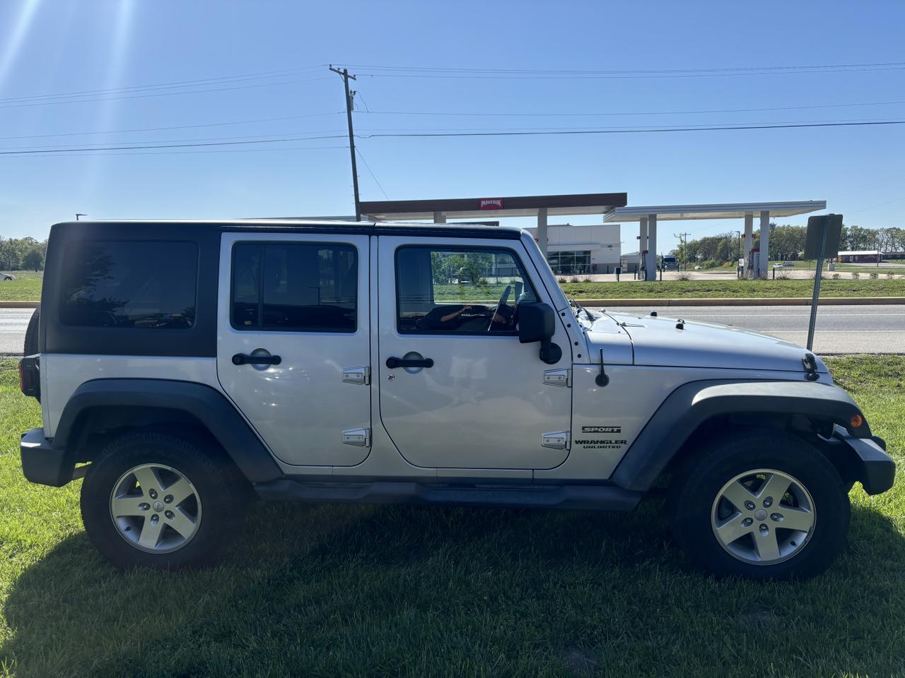 2011 Jeep Wrangler Unlimited Sport SUV 4D Aurora MO