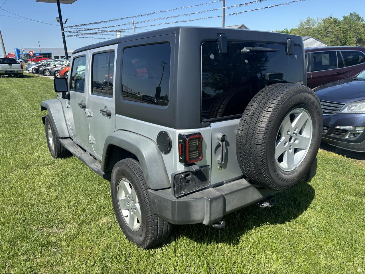 2011 Jeep Wrangler Unlimited Sport SUV 4D Aurora MO