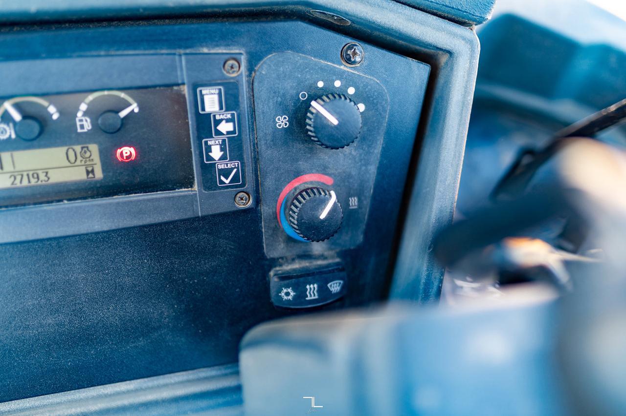 2011 John Deere 410J 4x4 Loader Backhoe Red Deer AB