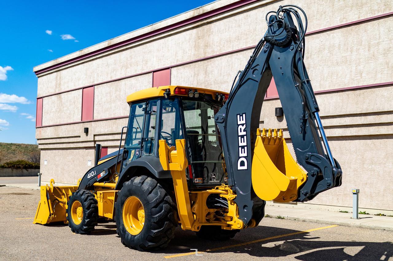 2011 John Deere 410J 4x4 Loader Backhoe Red Deer AB