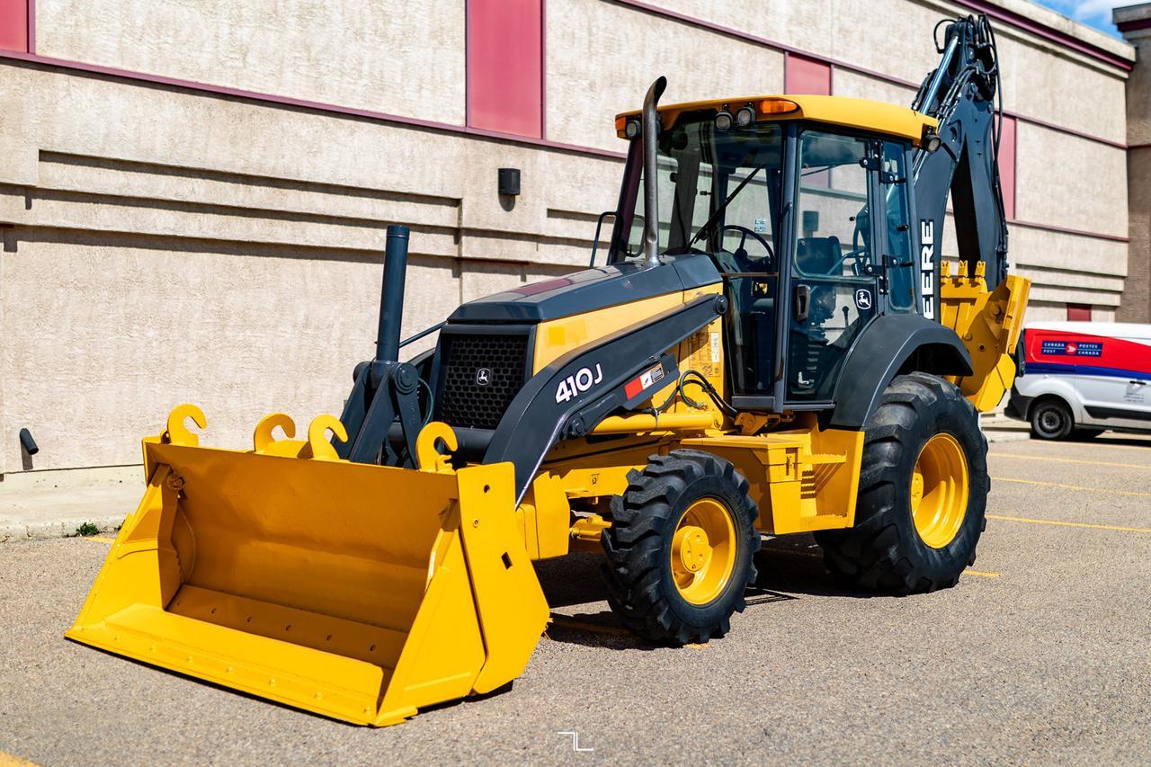 2011 John Deere 410J 4x4 Loader Backhoe Red Deer AB