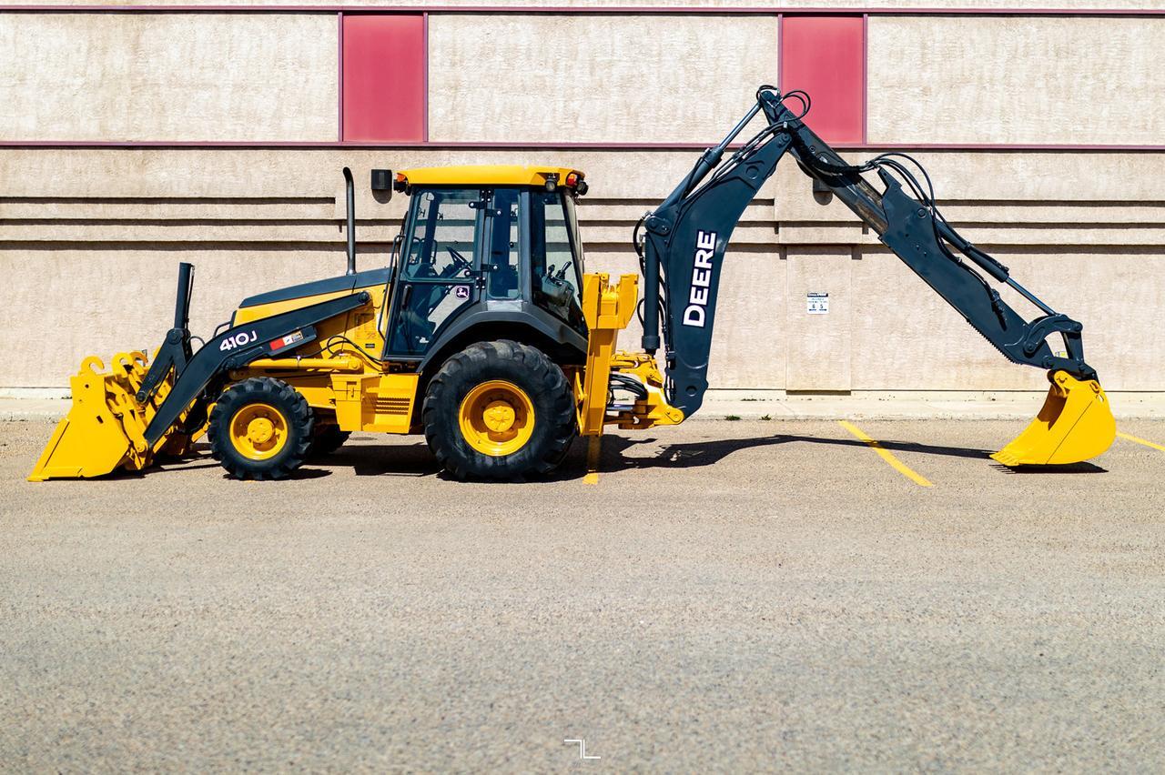 2011 John Deere 410J 4x4 Loader Backhoe Red Deer AB