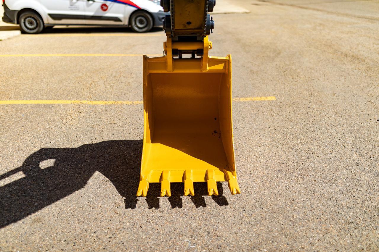 2011 John Deere 410J 4x4 Loader Backhoe Red Deer AB