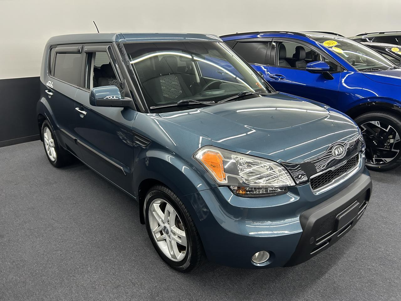 2011 Kia Soul 4d Hatchback + Auto