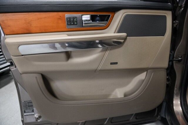 2011 Land Rover Range Rover Sport HSE photo 9