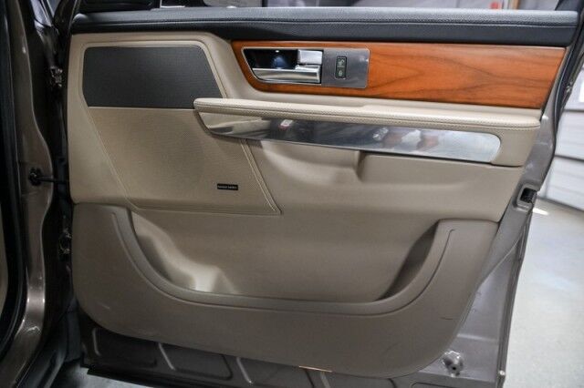 2011 Land Rover Range Rover Sport HSE photo 28