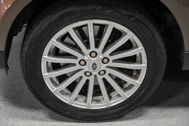 2011 Land Rover Range Rover Sport HSE photo 35