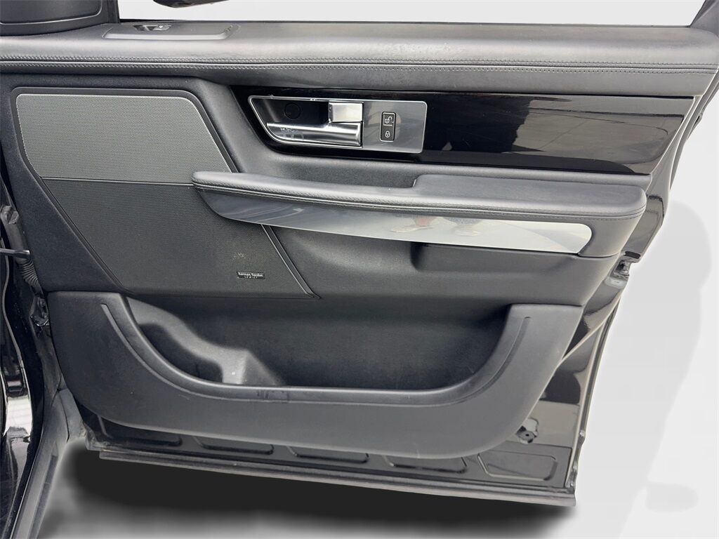 2011 Land Rover Range Rover Sport HSE photo 34