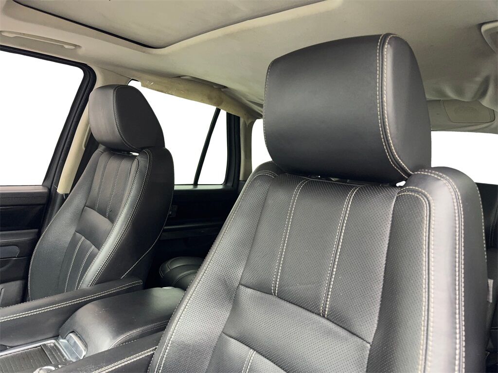 2011 Land Rover Range Rover Sport HSE photo 15