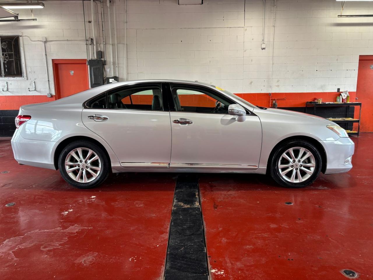 2011 Lexus ES 350 Base