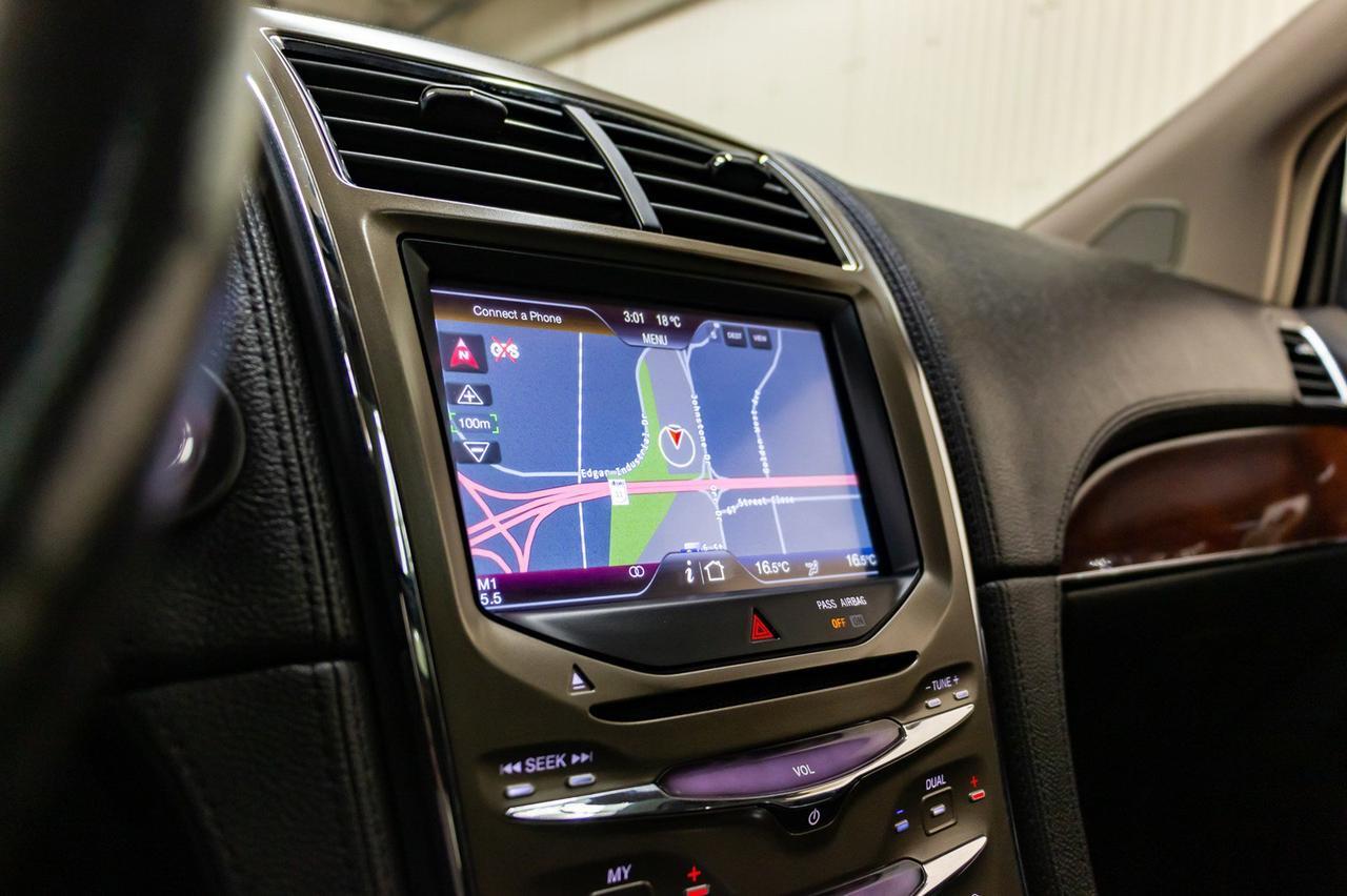 2011 Lincoln MKX AWD Luxury Edition Leather Roof Nav Red Deer AB