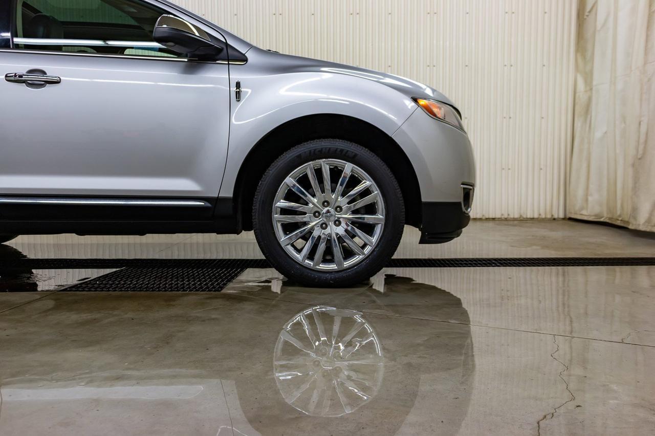 2011 Lincoln MKX AWD Luxury Edition Leather Roof Nav Red Deer AB