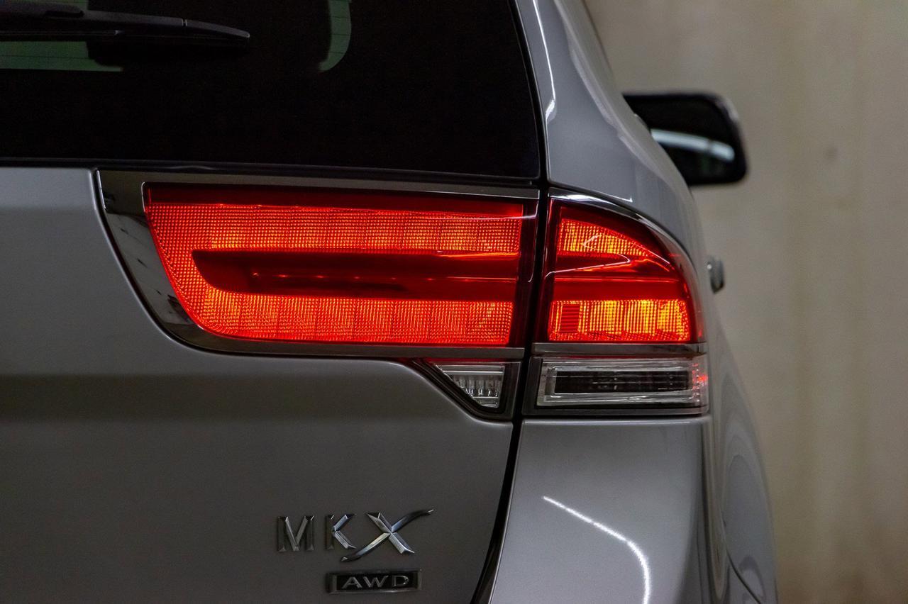 2011 Lincoln MKX AWD Luxury Edition Leather Roof Nav Red Deer AB