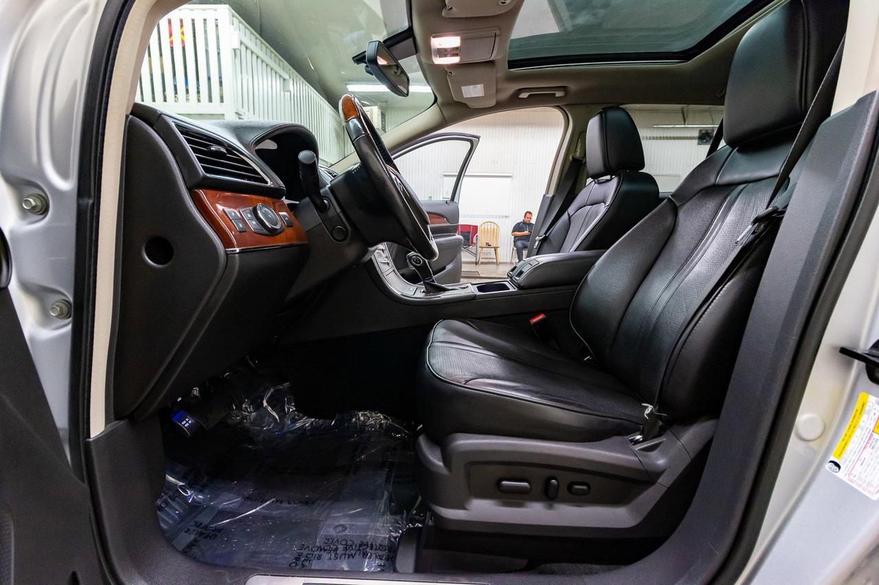 2011 Lincoln MKX AWD Luxury Edition Leather Roof Nav Red Deer AB