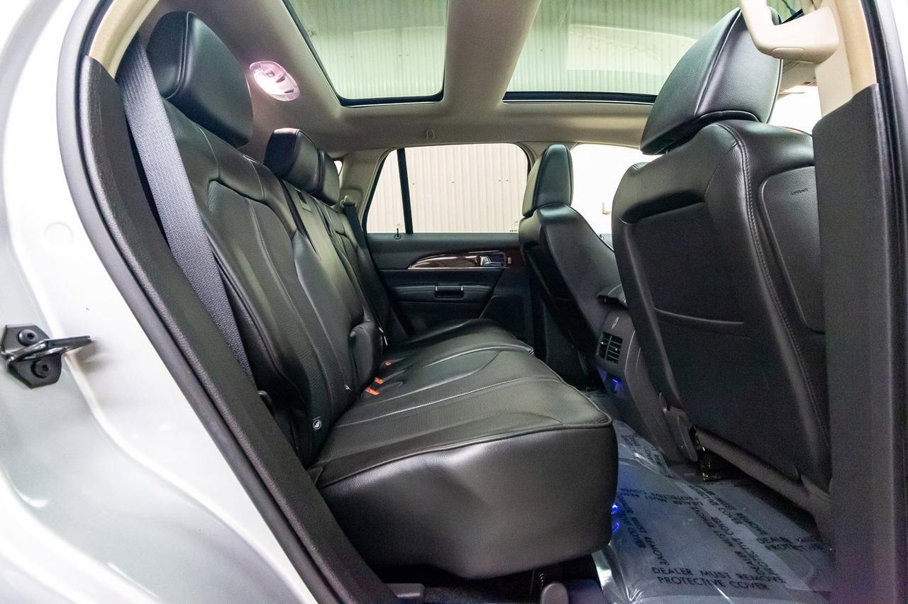 2011 Lincoln MKX AWD Luxury Edition Leather Roof Nav Red Deer AB