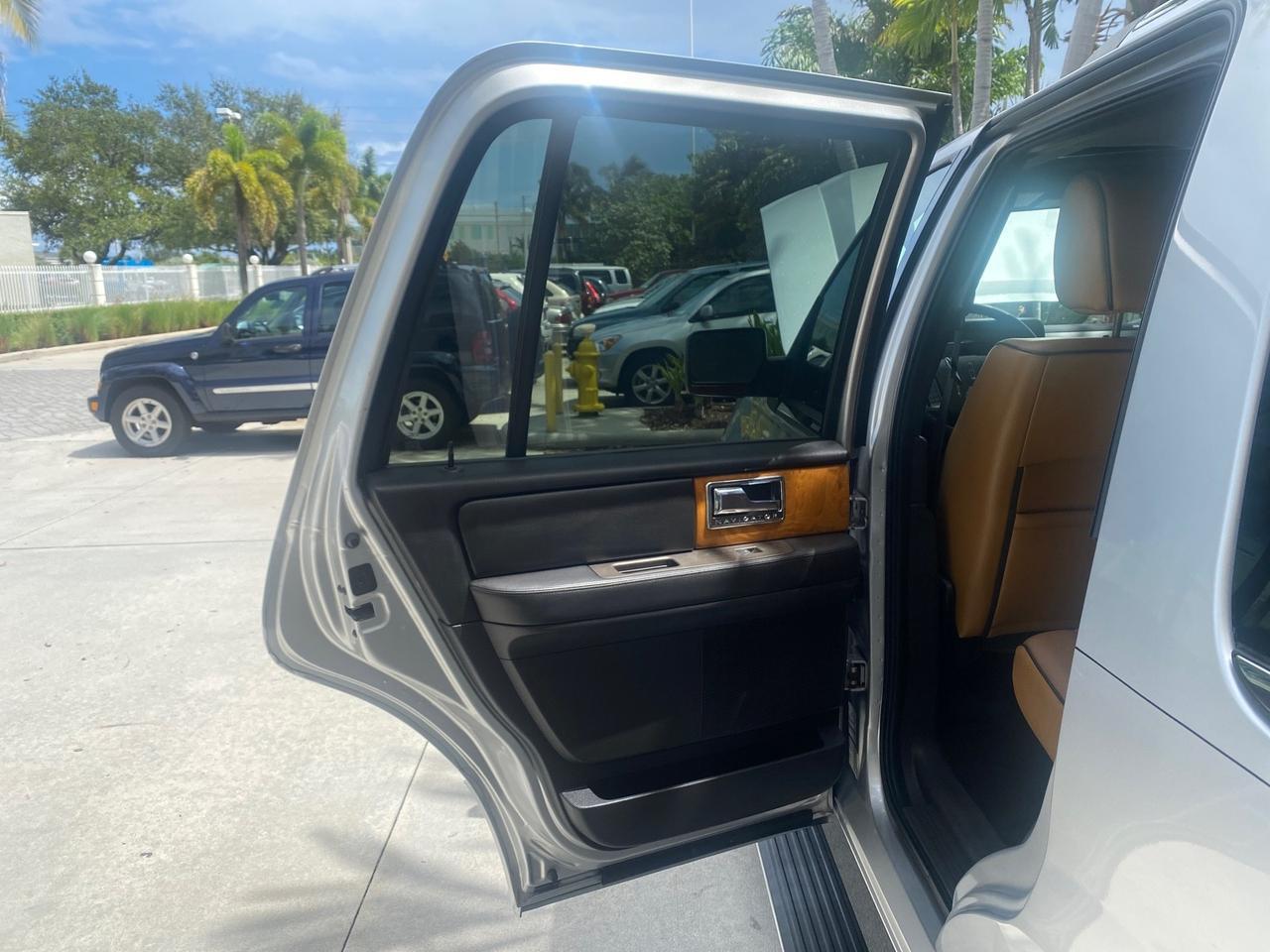 2011 Lincoln Navigator 1 OWNER FLORIDA SUNROOF Pompano Beach FL