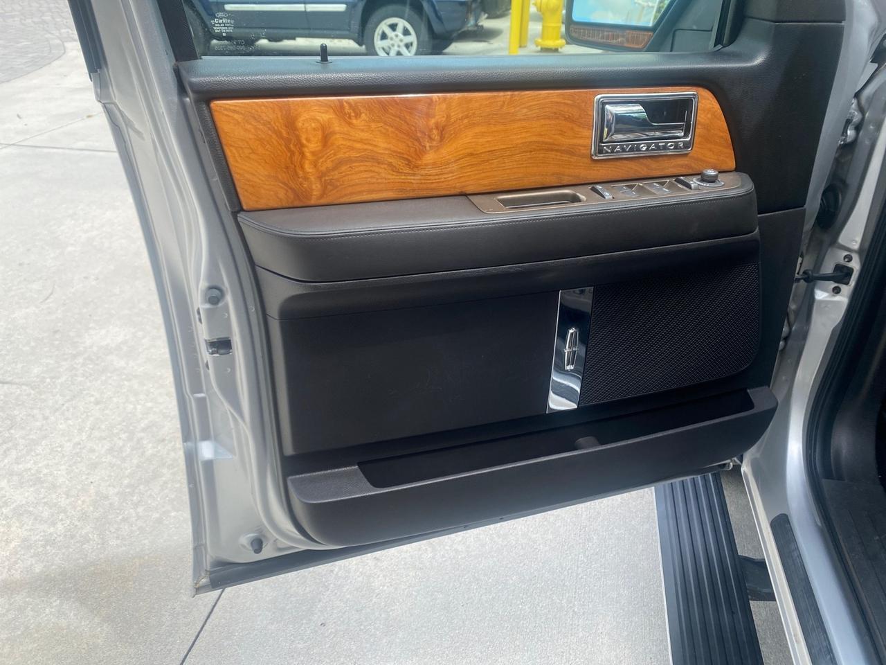 2011 Lincoln Navigator 1 OWNER FLORIDA SUNROOF Pompano Beach FL