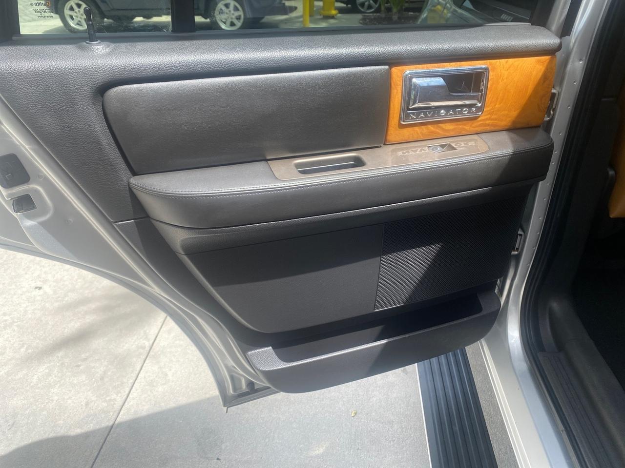 2011 Lincoln Navigator 1 OWNER FLORIDA SUNROOF Pompano Beach FL
