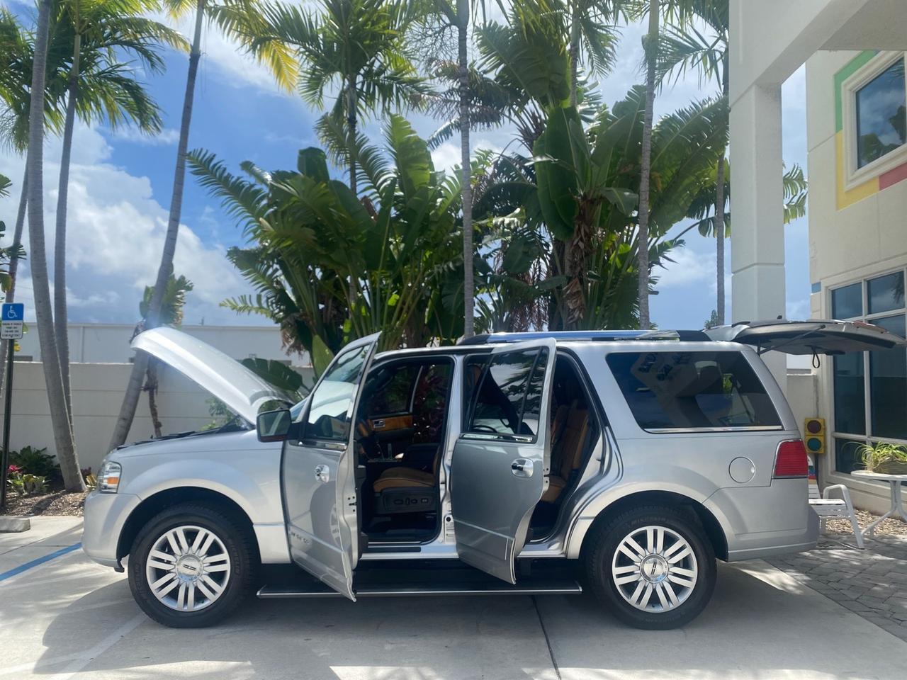 2011 Lincoln Navigator 1 OWNER FLORIDA SUNROOF Pompano Beach FL